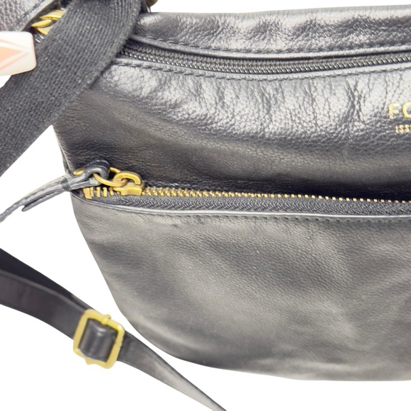 Fossil Tinsley Black Pebbled Crossbody Bag with Gold Hardware - Picture 3 of 11